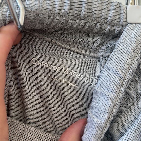 Outdoor voices men’s gym shorts - Picture 2 of 3